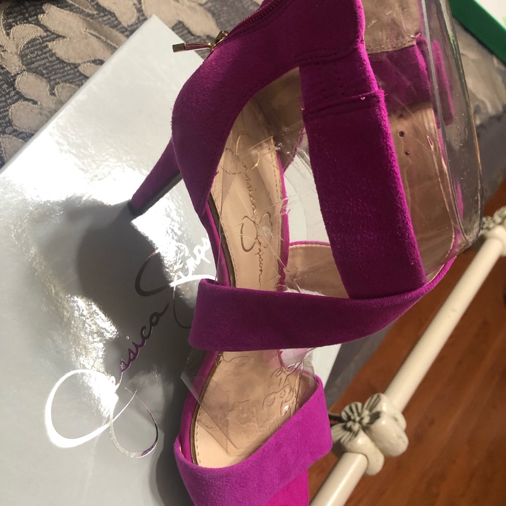 Jessica Simpson heel